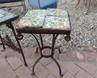 tile top iron bash sm tbl