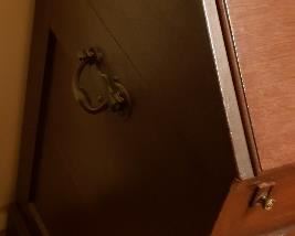 Side view of the secretary