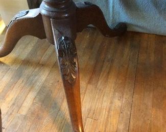 Another photo of the vintage double pedestal regency table