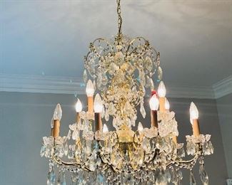 Stunning crystal chandelier 