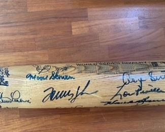 INV #325: BAT-1a Tommy Lasorda, Sparky Lyle, Ed Lopat , Duke Snider, Tom Hendrich, Don Larsen, Bill Moose Skowron, J. Catfish Hunter, Tommy John , Johnny Mize and 15 more.....
