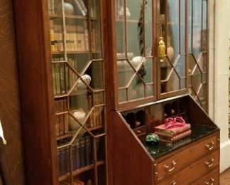 Unusual Georgian mahogany bureau/bookcase. English late 18th/early 19th century.