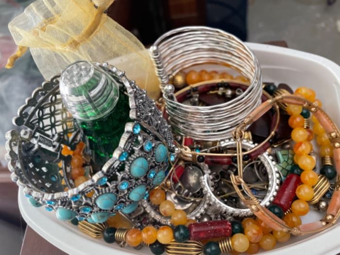 La Mesa Blow out estate sale, jewelry, antiques,... starts on 7/29/2022