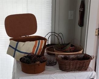 Picnic basket, various shapes and sizes baskets
