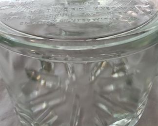 Cheese keeper with lid