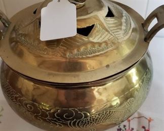 Foo Dog Brass container on feet