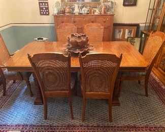 Dining table with 2 leaves and 6 chairs
