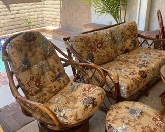 Vintage 9 Piece Rattan Set. Excellent Condition