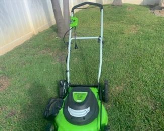 Electric lawnmower