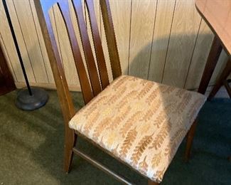 MCM formica dining table with 6 chairs; 1 leaf