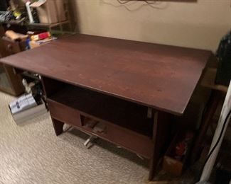 Wooden convertible bench/desk