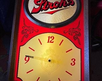 Vintage Stroh's bar lighted clock (lights, but missing one hand)