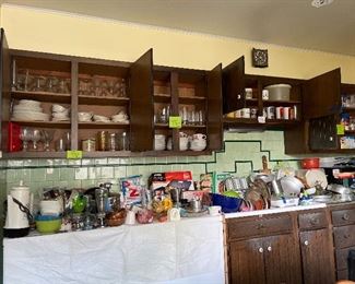 Kitchen-ware; much vintage