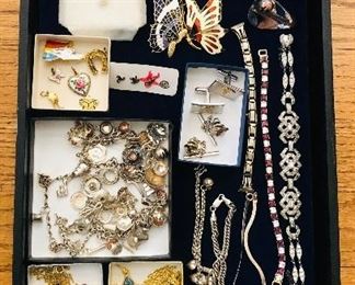 Jewelry - brooches, necklaces, bracelets & earrings