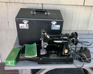 Singer Featherweight 221-1 sewing machine with case & instructions (1951 model)