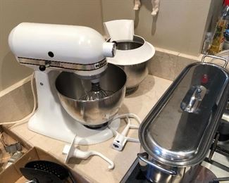 KitchenAid K45 stand mixer with 2 bowls & spatter guard, fish poacher 