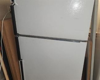 Kenmore Refrigerator - $150 - PRESALE - Call if interested.
