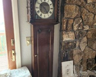 Vintage Circa 1900's Clock - Oak - Spiral Turned Columns.