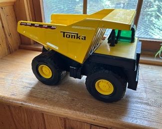 Metal bed Tonka toy truck