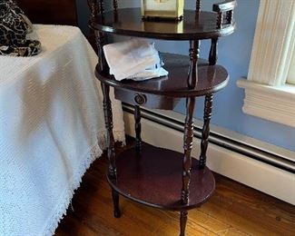 Antique 1 drawer / shelf spindle leg end table