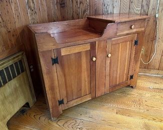 Antique 1 drawer / 2 door dry sink