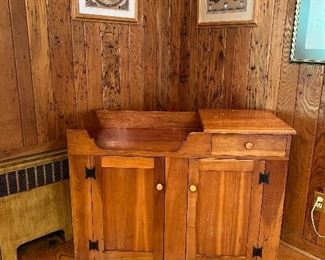 Antique 1 drawer / 2 door dry sink