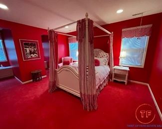 STANLEY Furniture Post Bed with Canopy