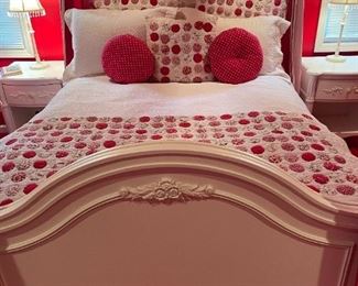 STANLEY Furniture Post Bed with Canopy