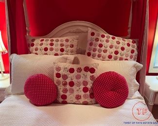 STANLEY Furniture Post Bed with Canopy