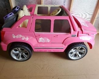 BarbieBattery Powered Escalade (needs battery)