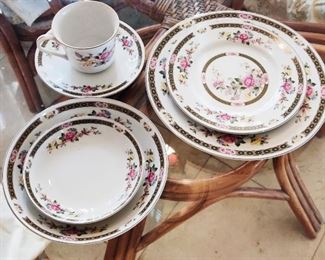 LARGE SET + 100 PIECES