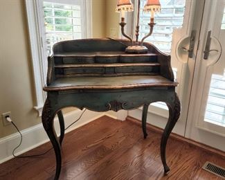 42" high x 39" wide x 25" deep