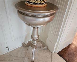 30" high x 17" diameter