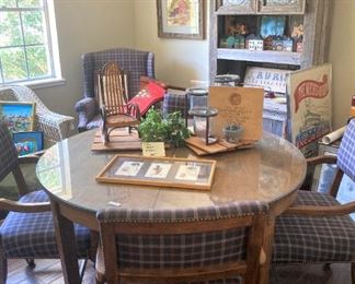 Game table & 4 (roller) chairs