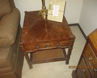 Heritage end table