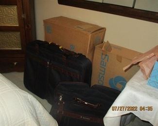 Samsonite luggage some new with boxes