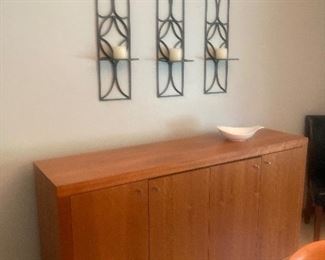 Server with dining table