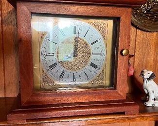 Mantel clock