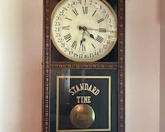 New Haven Clock co. calendar clock.