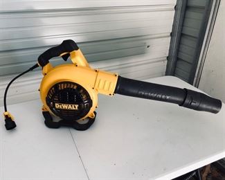 DeWalt electric leaf blower