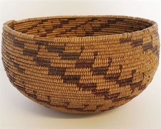 Early 20th century or earlier California Maidu Indian basket
