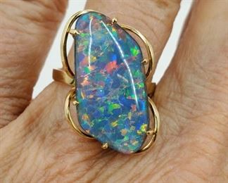 Lady's 14K Gold Australian Opal Ring Size 8 1/4