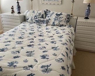 Full size bed