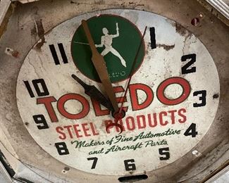 Toledo auto parts clock