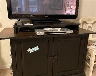 TV & 2 door cabinet