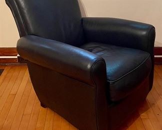 Room and Board Black Leather Chair measuring 38x36x33 inches. Pure class! In good condition with light wear.