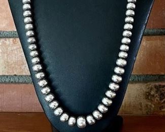 Gorgeous Vintage Sterling Silver Navajo Graduated Bench Bead Necklace 28" Long Total Weight 