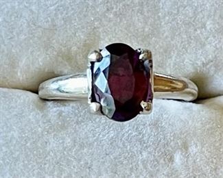 Vintage 14K White Gold And Amethyst Stone Ring  - Size 5 - 2.7 Grams