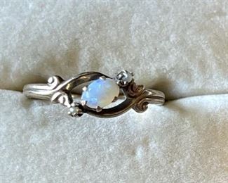 10k Gold And Opal Antique Ring Signed WWW - Size 6.75 - 1.2g