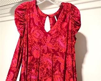 Free People ladies shirt - XS- there is more clothes than what is shown in these pictures